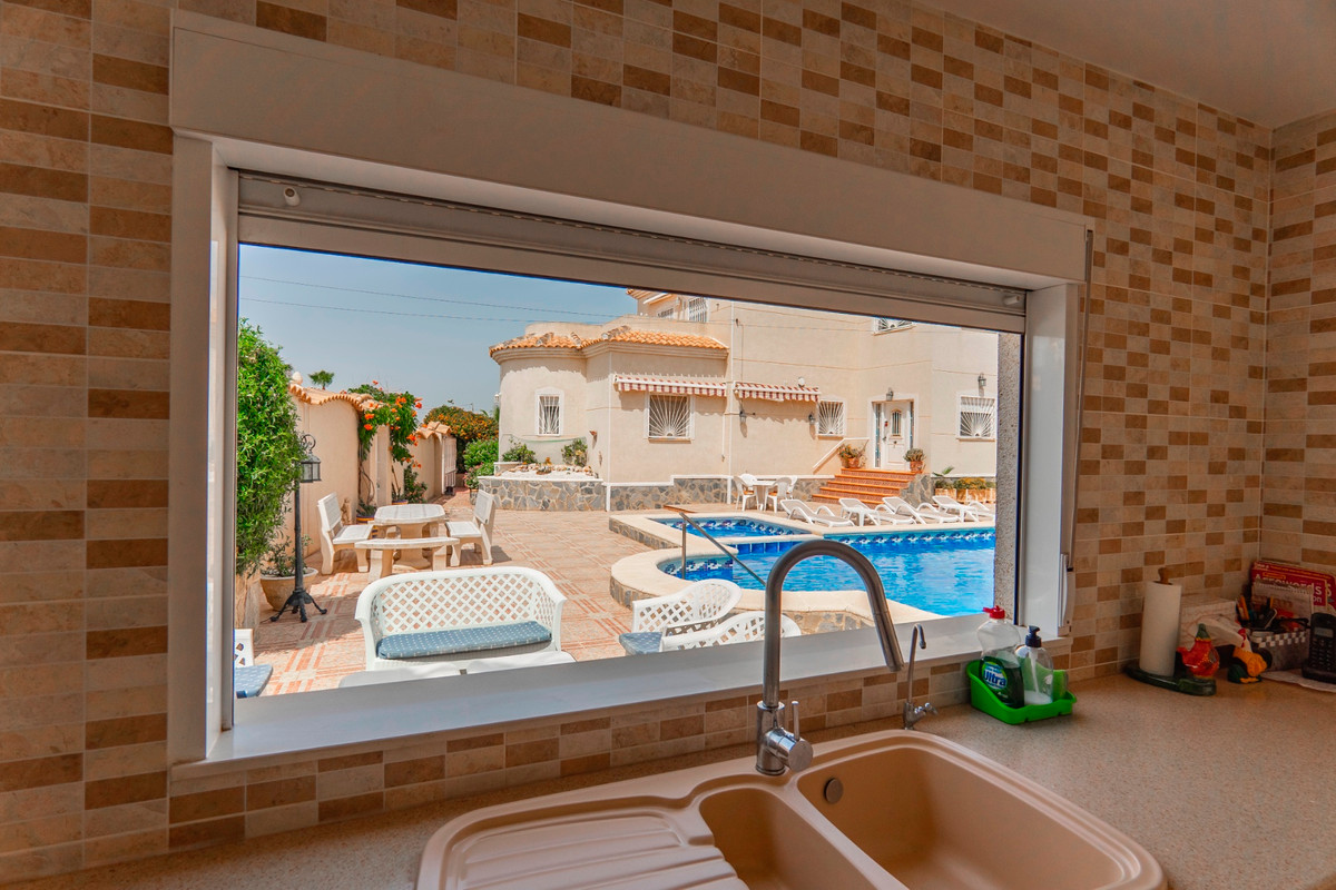 Huis te koop in Ciudad Quesada | 4 slaapkamers H5429344