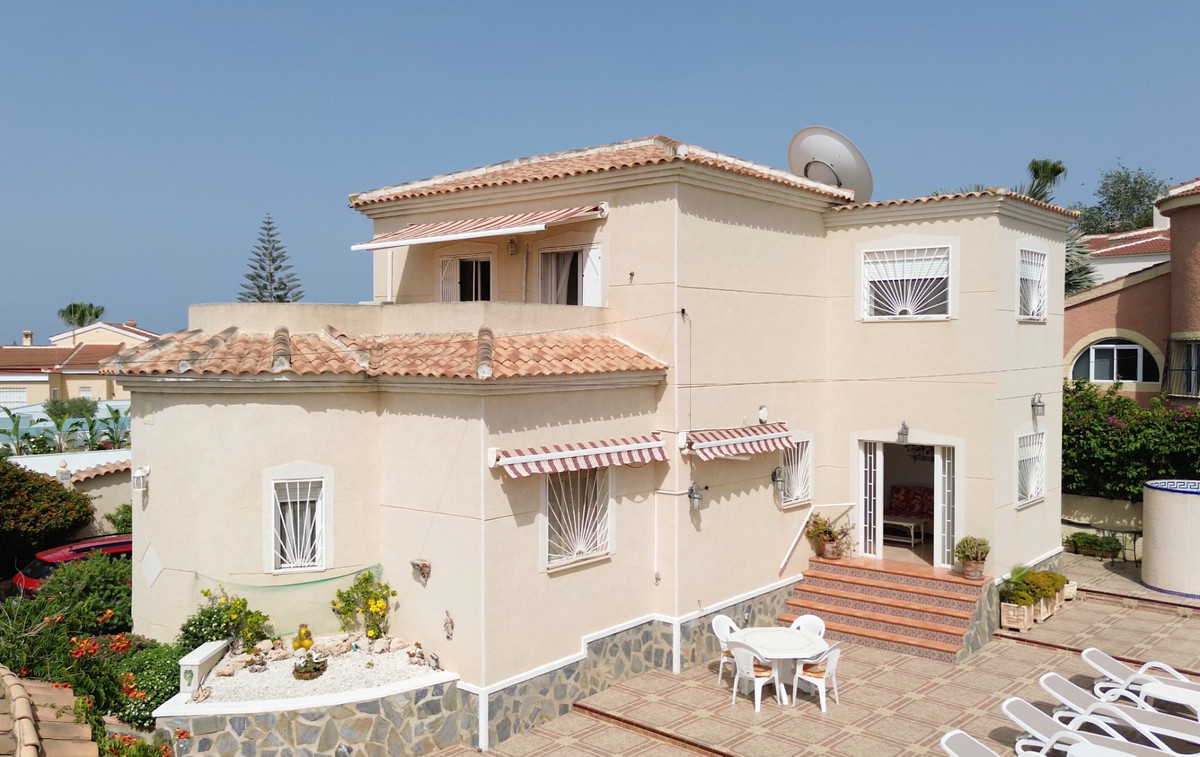 Huis te koop in Ciudad Quesada | 4 slaapkamers H5429344