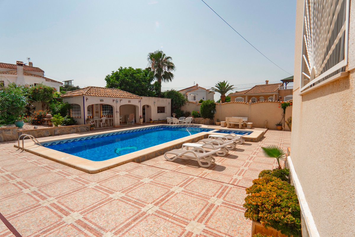 Huis te koop in Ciudad Quesada | 4 slaapkamers H5429344