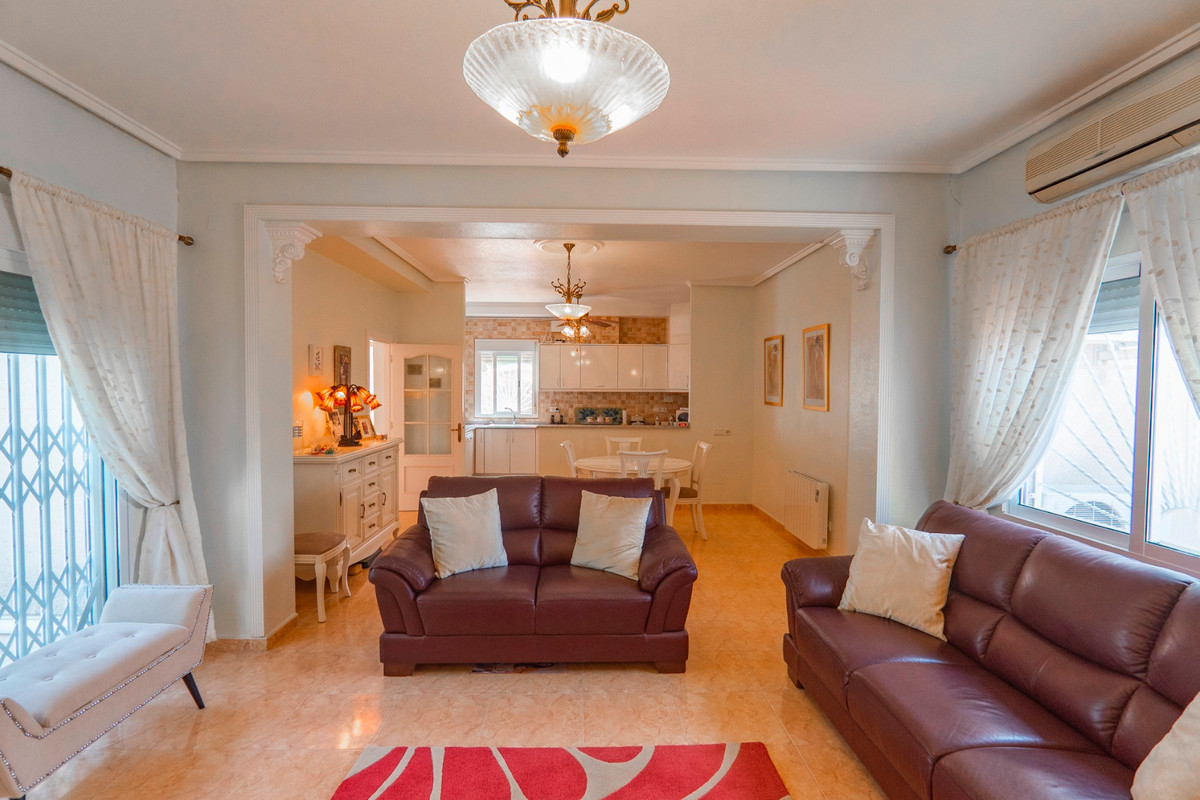Huis te koop in Ciudad Quesada | 4 slaapkamers H5429344