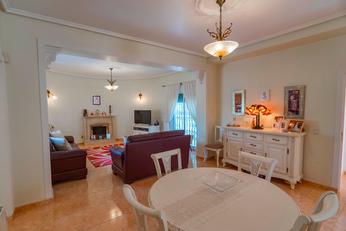 Huis te koop in Ciudad Quesada | 4 slaapkamers H5429344