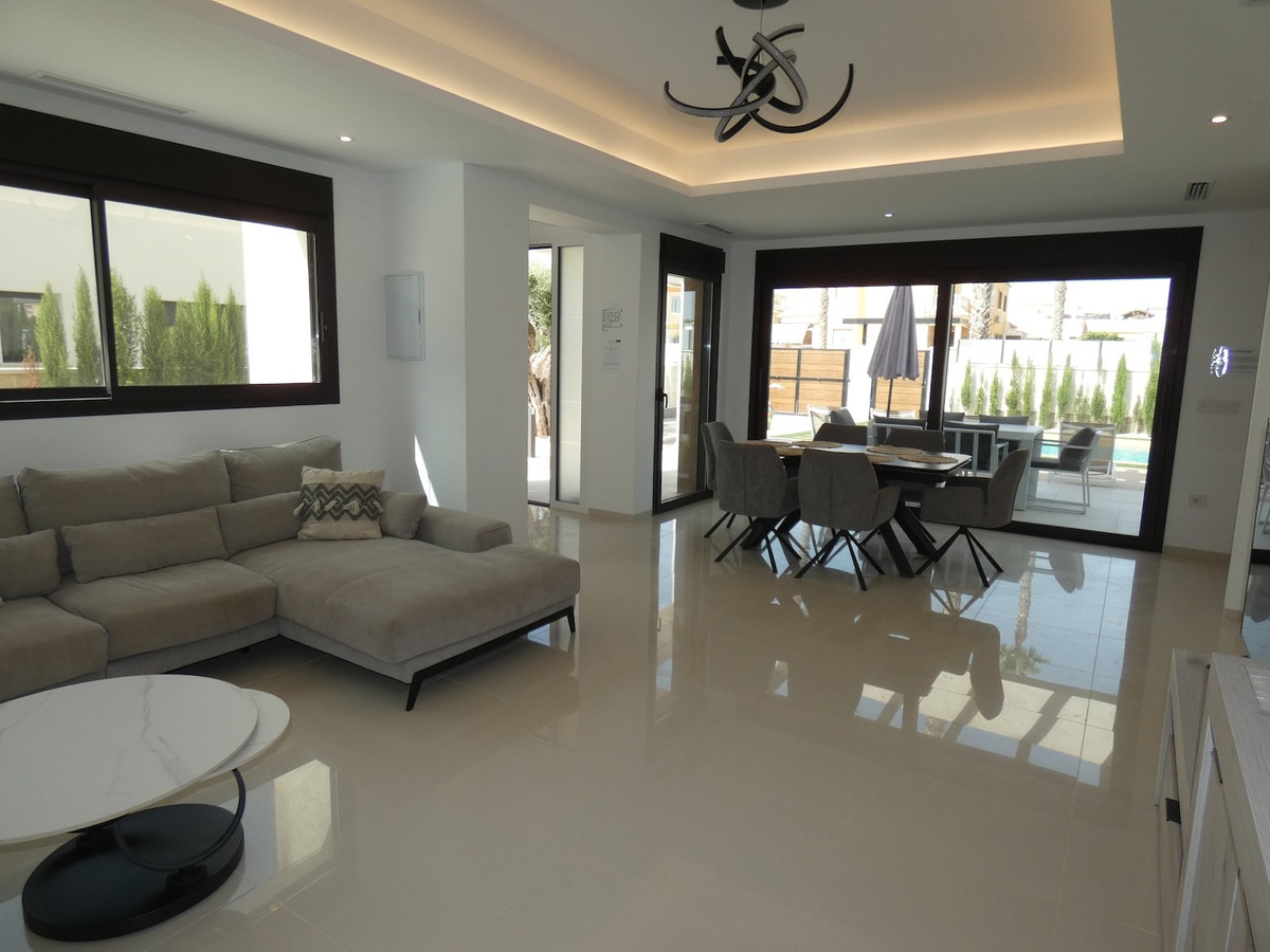 Huis te koop in Ciudad Quesada | 3 slaapkamers H5439991