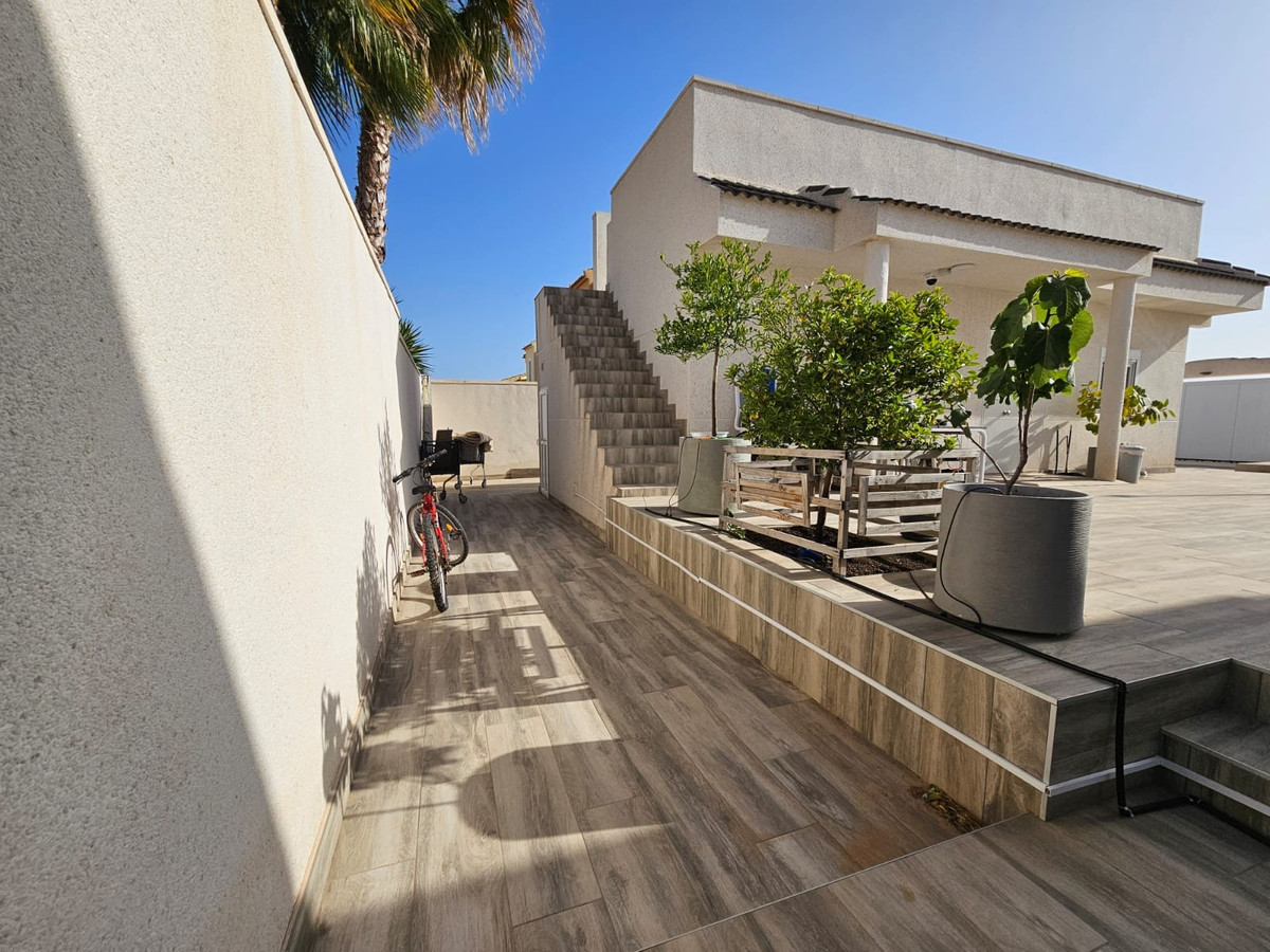 Huis te koop in Ciudad Quesada | 4 slaapkamers H5442529