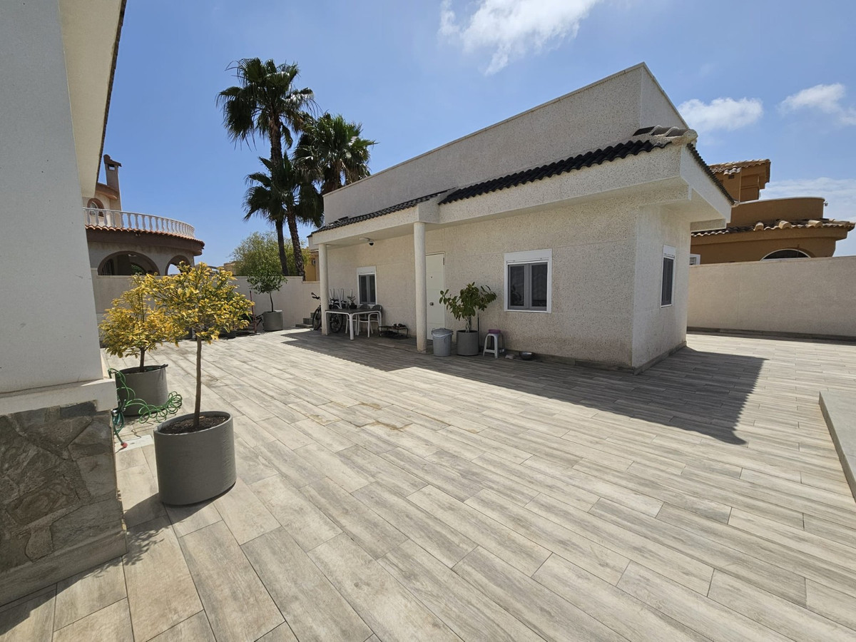 Huis te koop in Ciudad Quesada | 4 slaapkamers H5442529