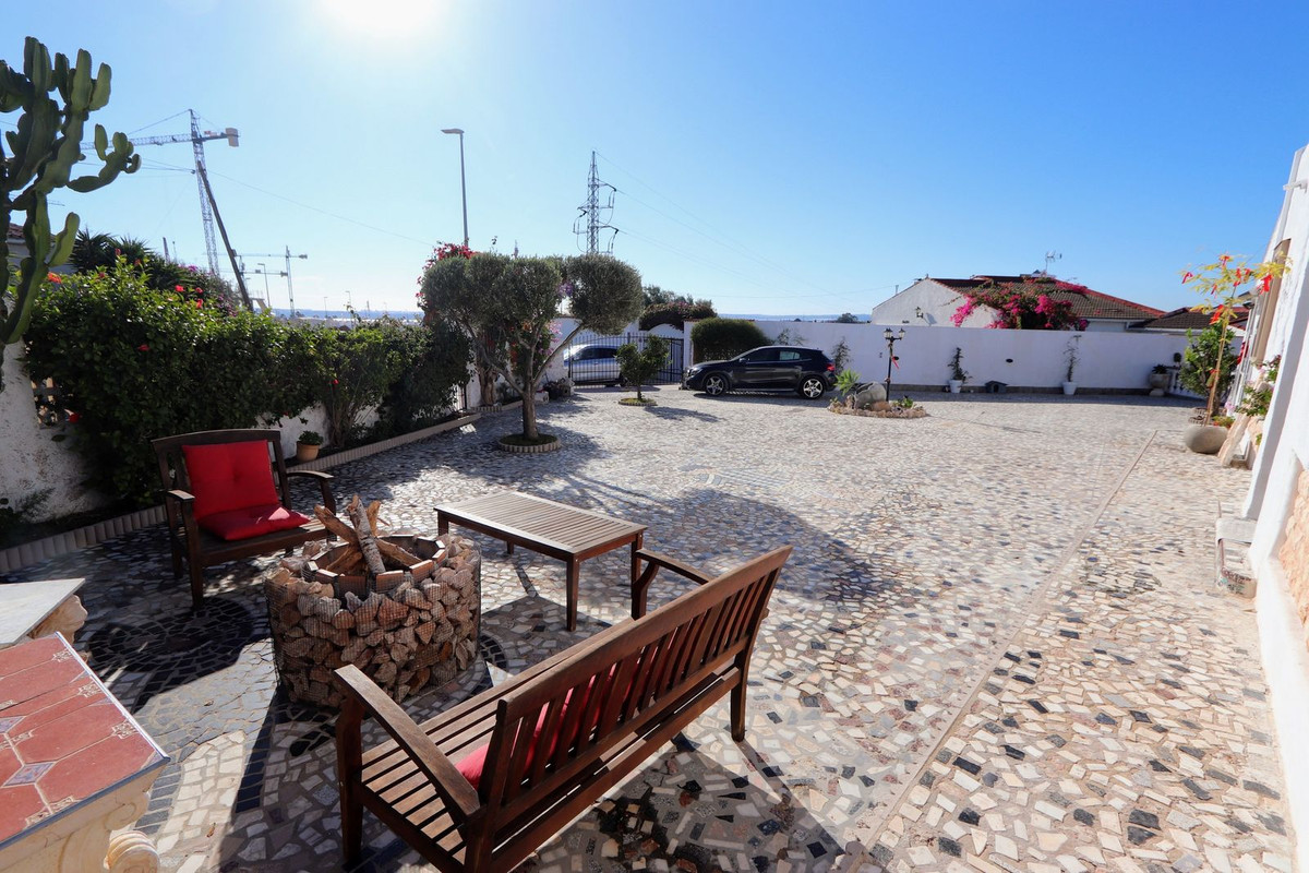 Huis te koop in Ciudad Quesada | 6 slaapkamers H5468263