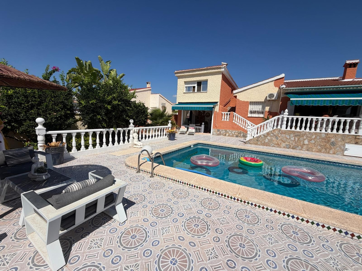 Huis te koop in Ciudad Quesada | 4 slaapkamers H5481799