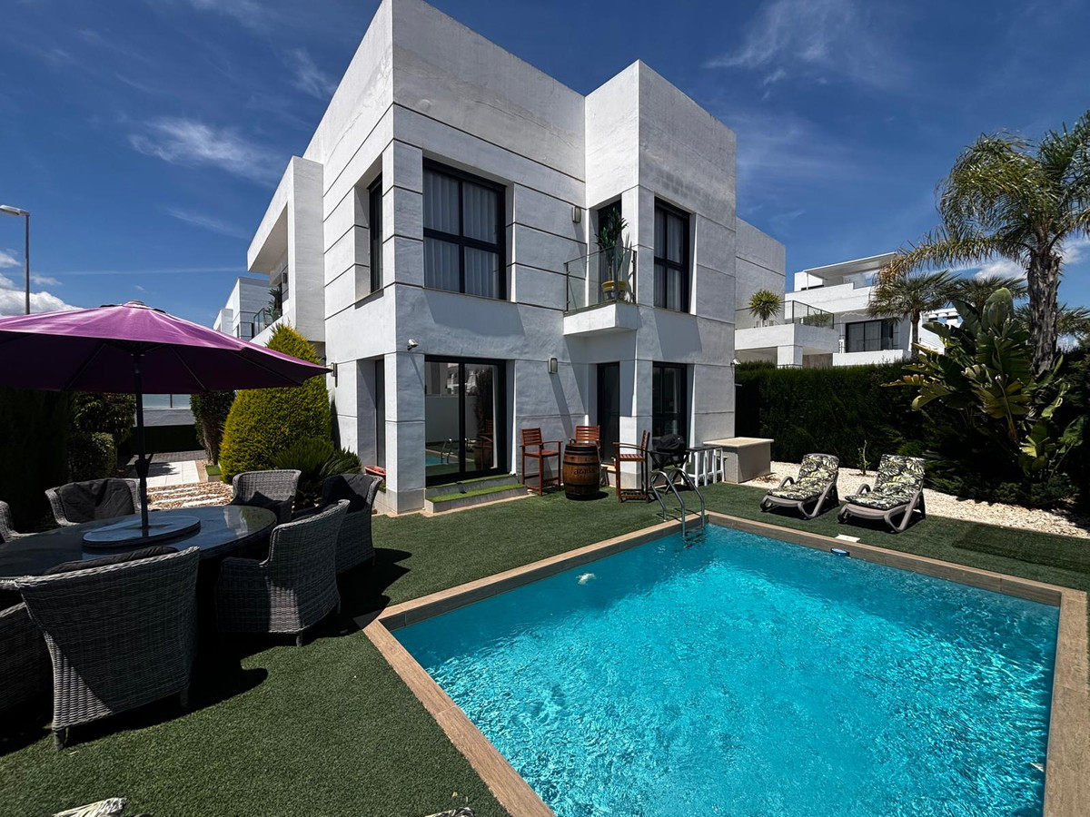 Huis te koop in Ciudad Quesada | 4 slaapkamers H5488042