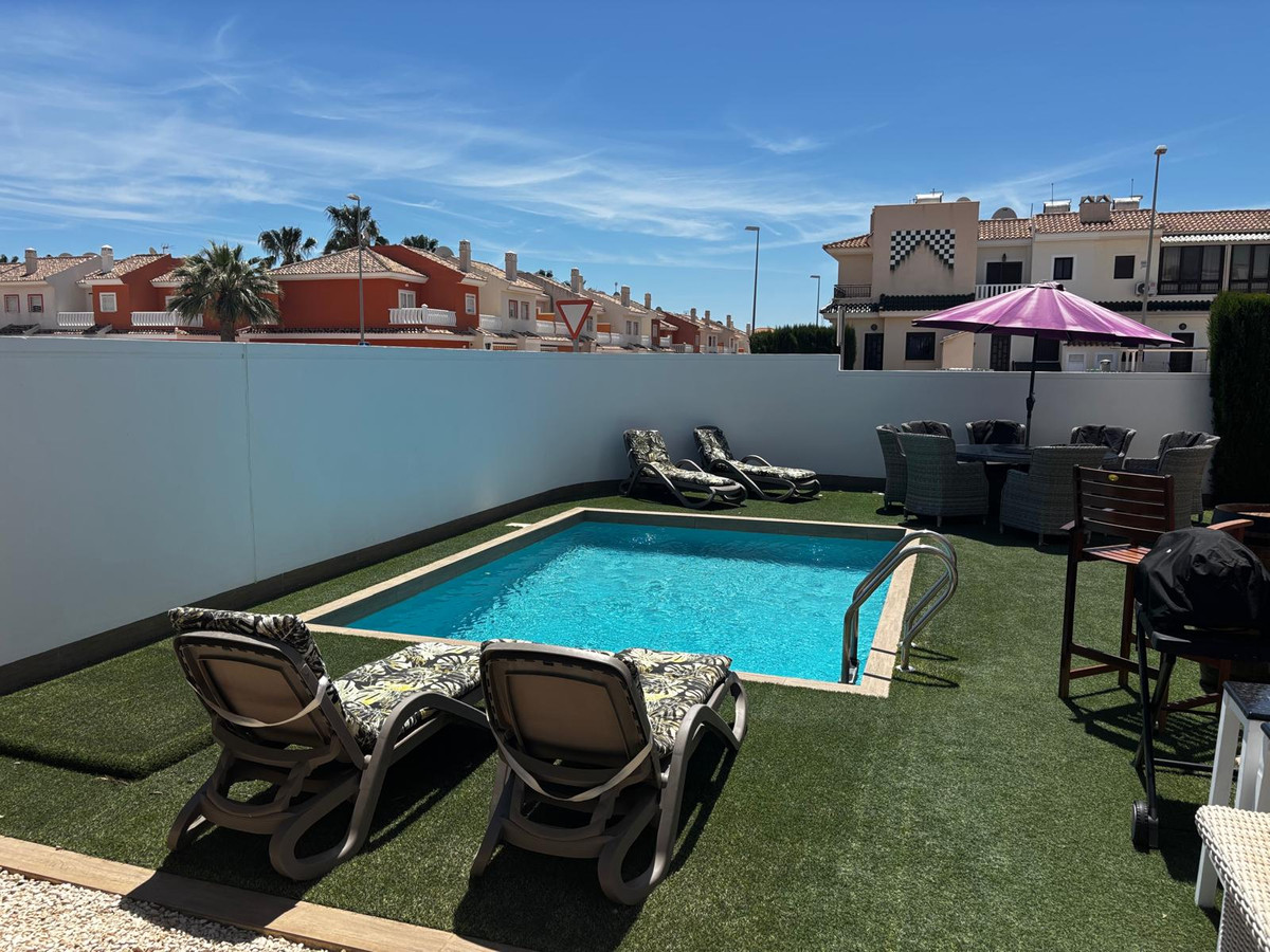 Huis te koop in Ciudad Quesada | 4 slaapkamers H5488042