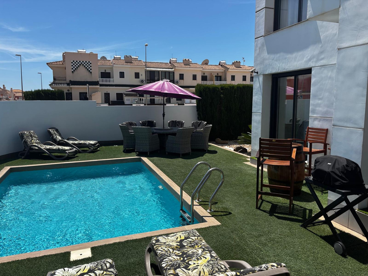 Huis te koop in Ciudad Quesada | 4 slaapkamers H5488042