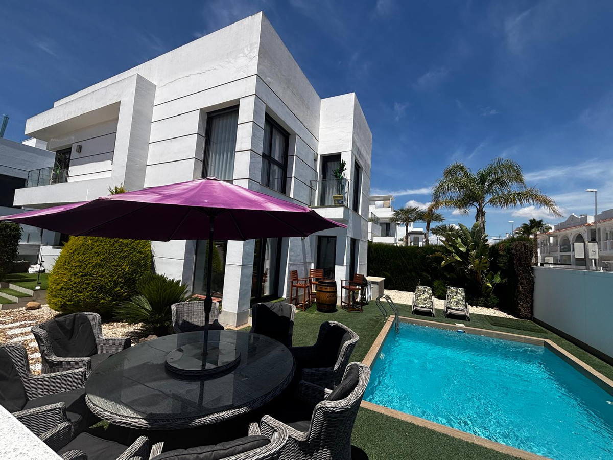 Huis te koop in Ciudad Quesada | 4 slaapkamers H5488042