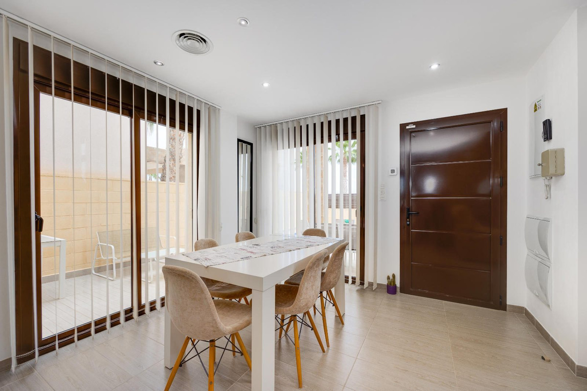 Huis te koop in Ciudad Quesada | 3 slaapkamers H5495149