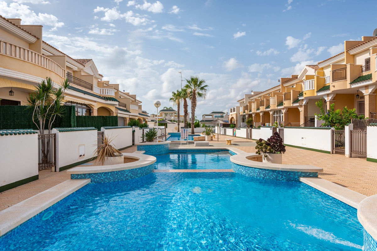 Huis te koop in Ciudad Quesada | 2 slaapkamers H5517175