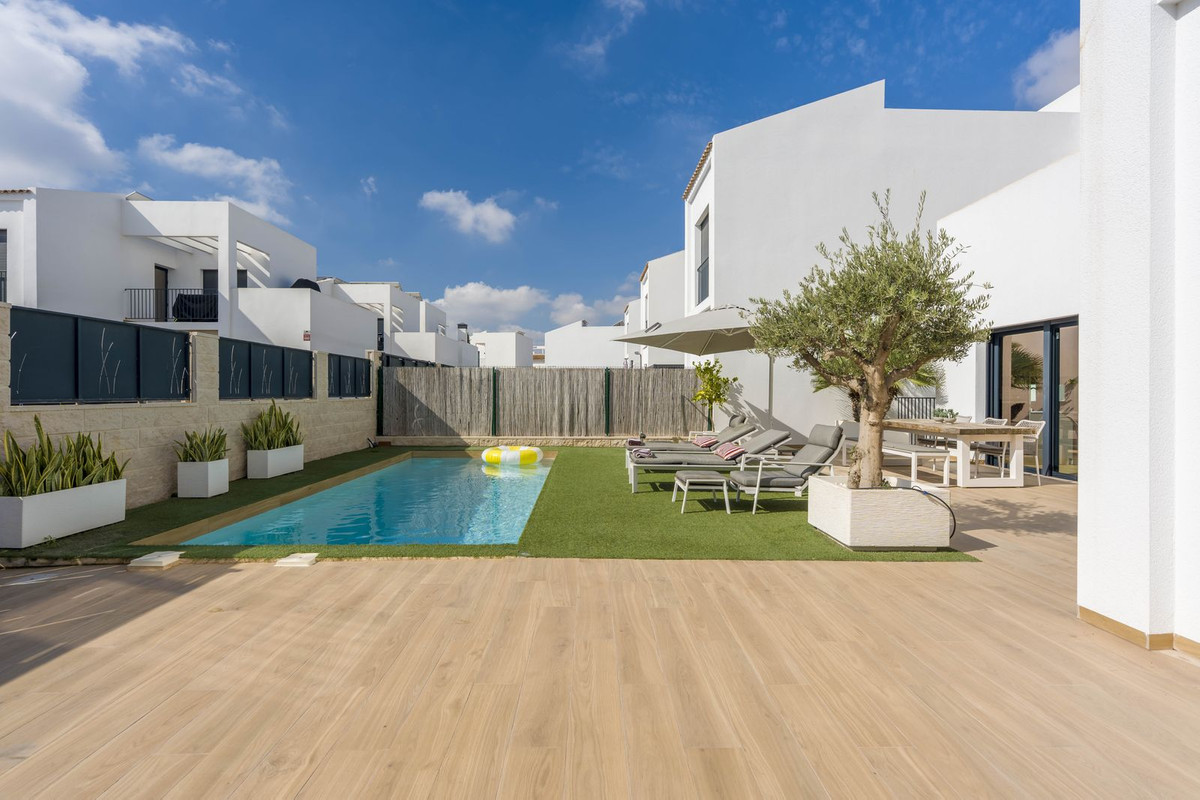 Huis te koop in Ciudad Quesada | 4 slaapkamers H5528251