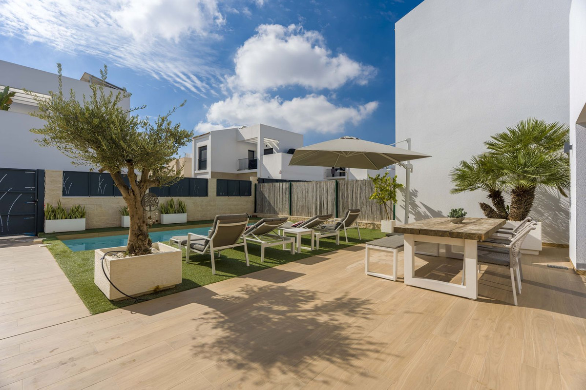 Huis te koop in Ciudad Quesada | 4 slaapkamers H5528251