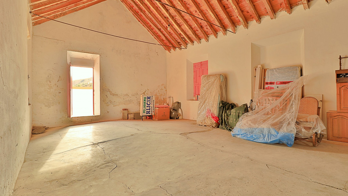 Vrijstaande Villa te koop in Árchez | 3 slaapkamers H4194874