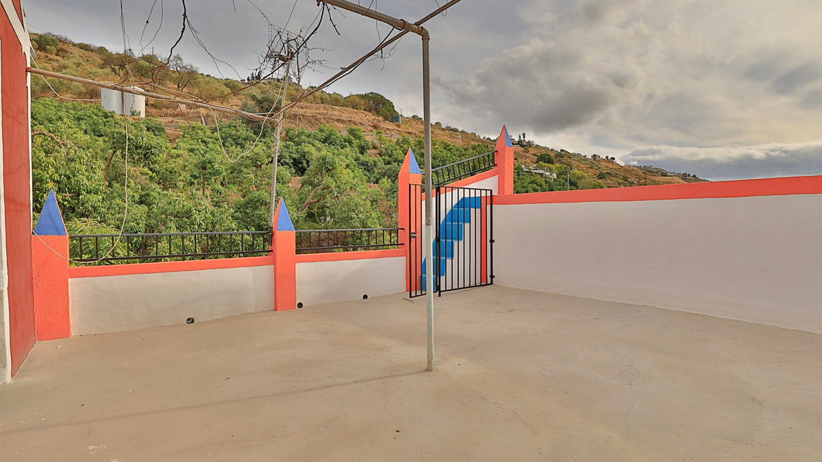 Vrijstaande Villa te koop in Árchez | 3 slaapkamers H4194874