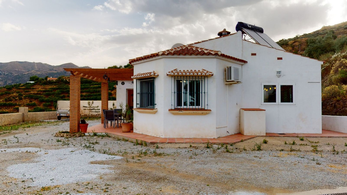 Vrijstaande Villa in Cómpeta-1