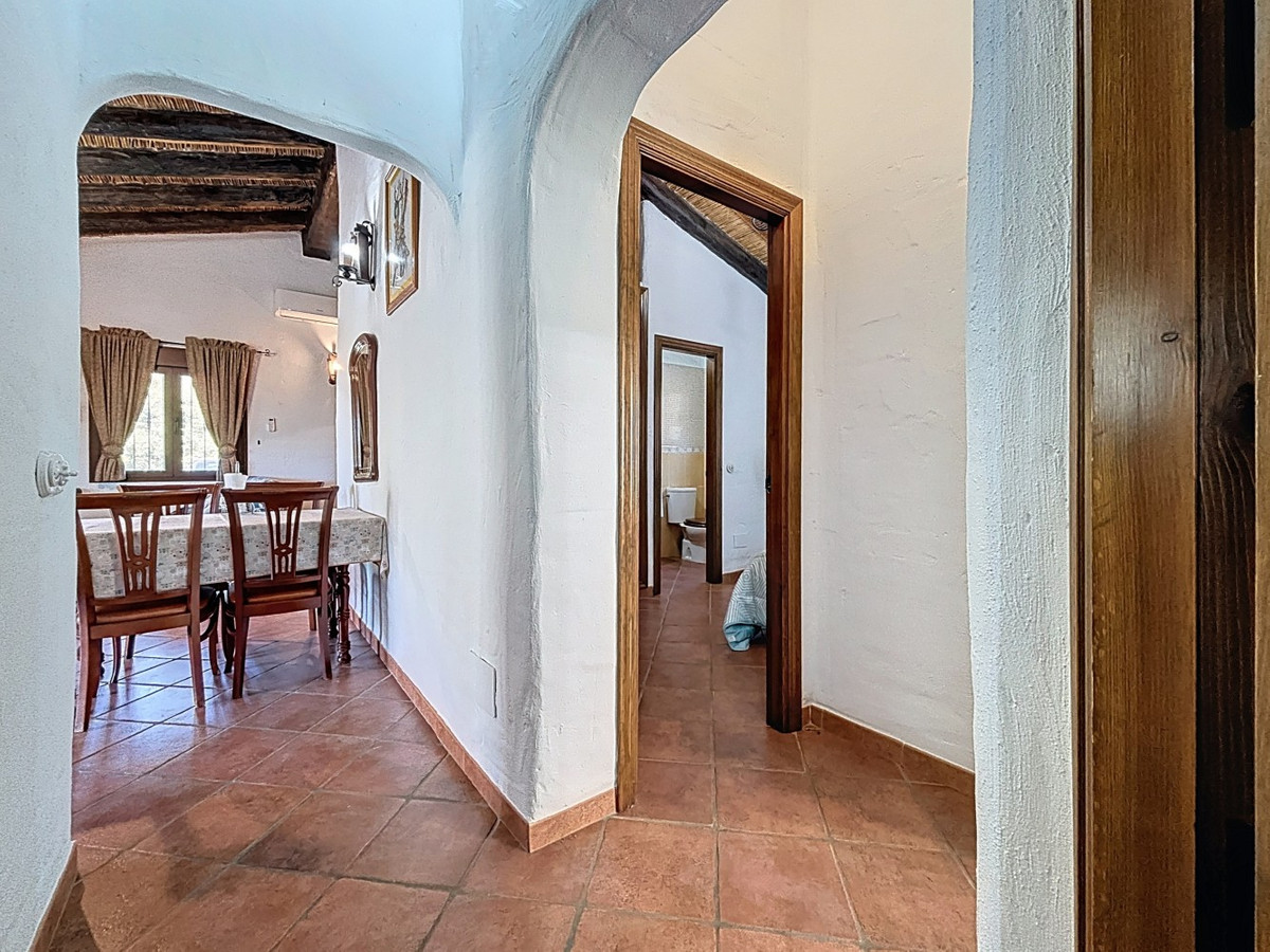 Semi-Vrijstaande Villa in Cómpeta-15