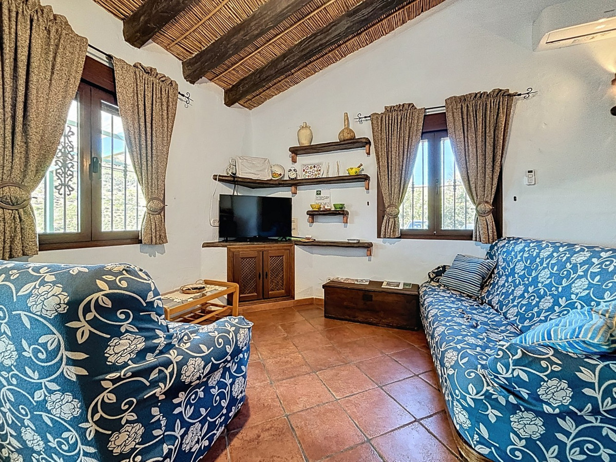 Semi-Vrijstaande Villa in Cómpeta-8