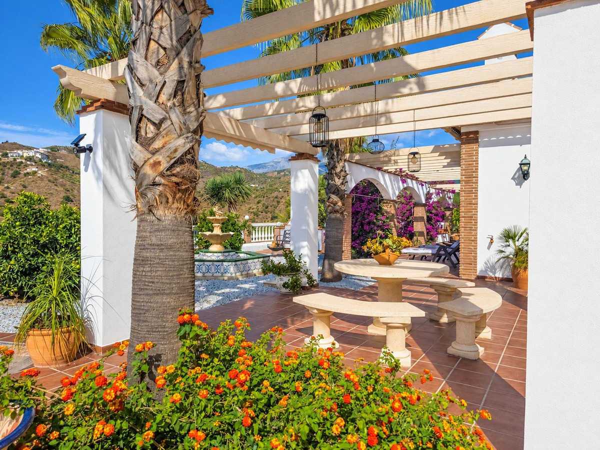 Huis te koop in Cómpeta | 7 slaapkamers H5523196