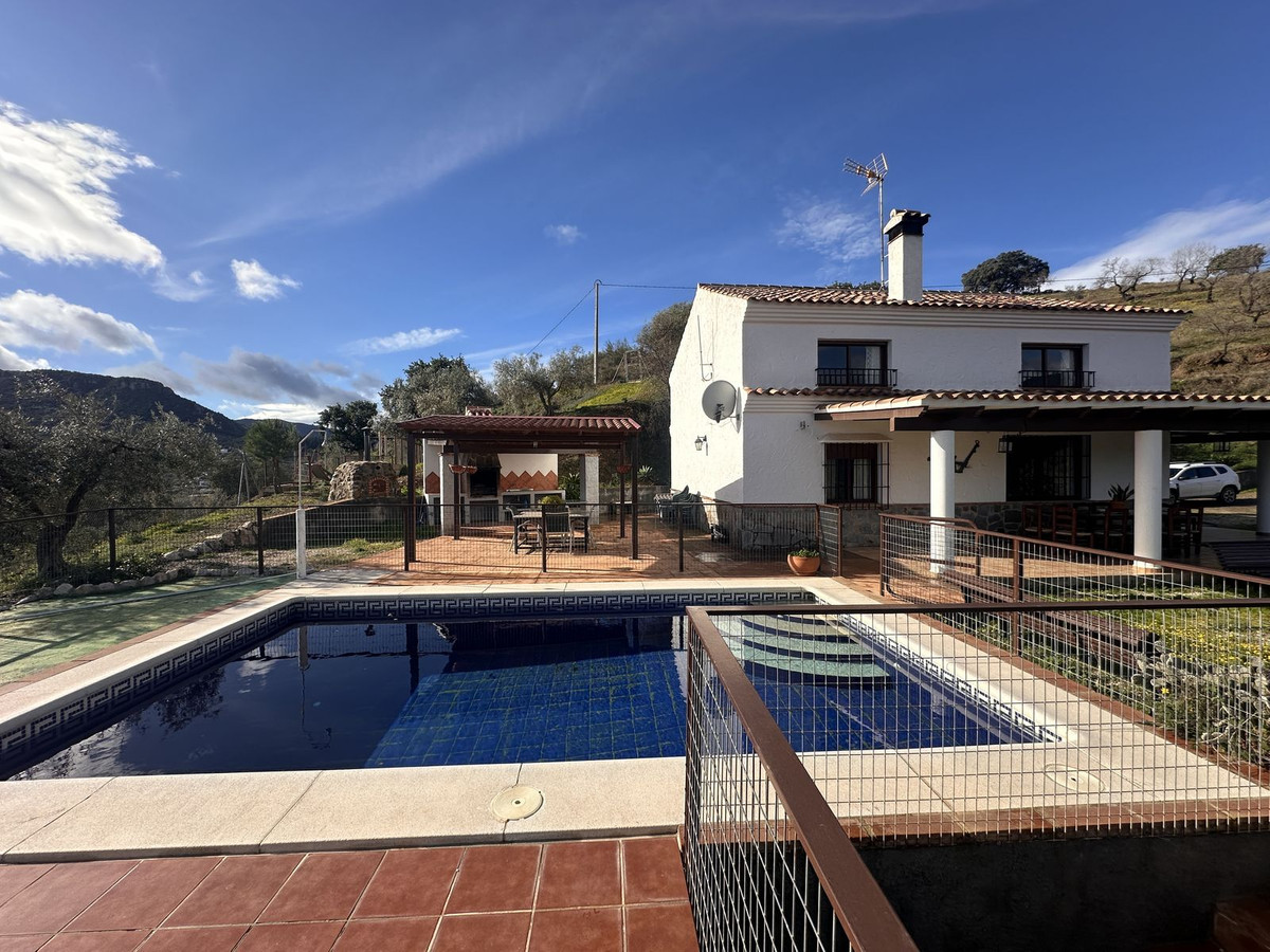 Finca - Cortijo te koop in Colmenar | 6 slaapkamers H5292196