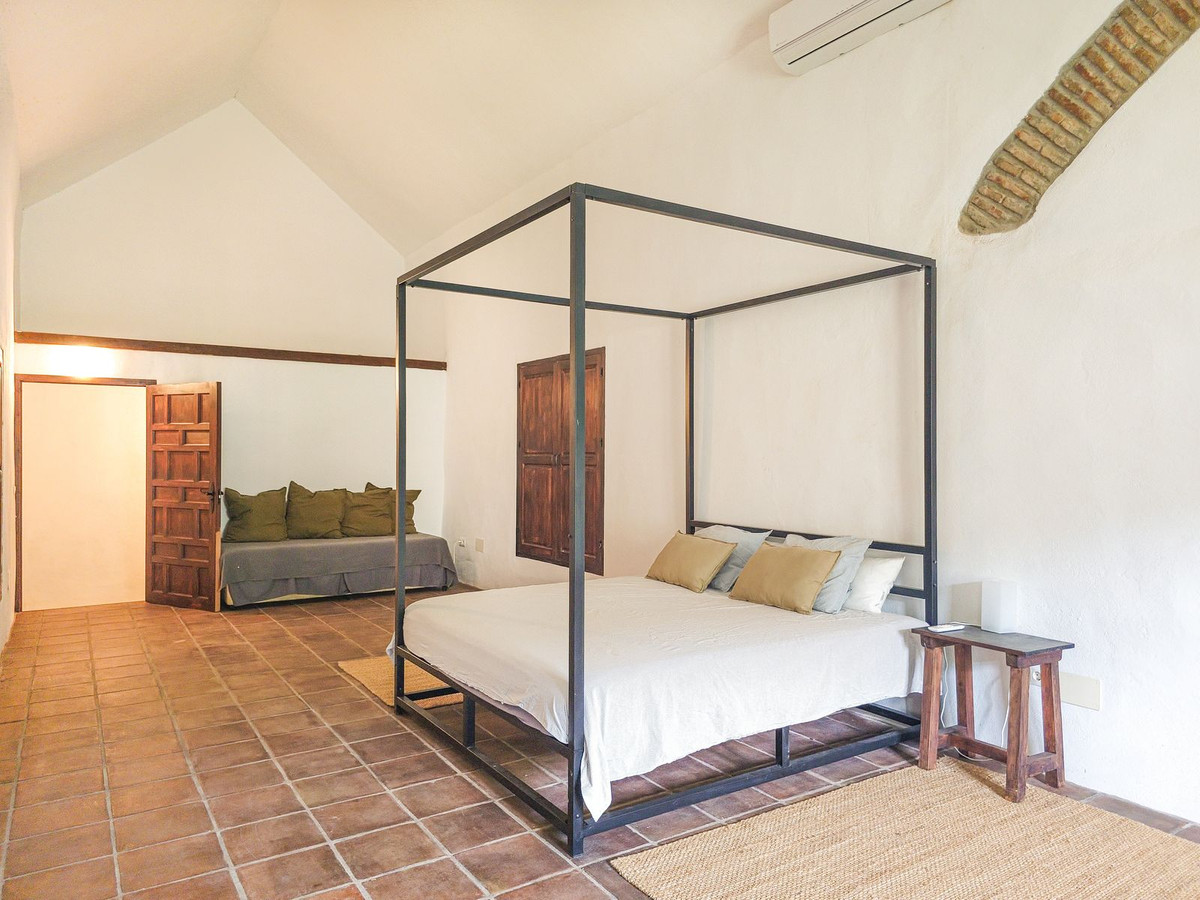 Property main view 60