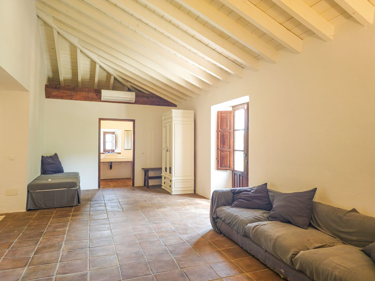 Property main view 80