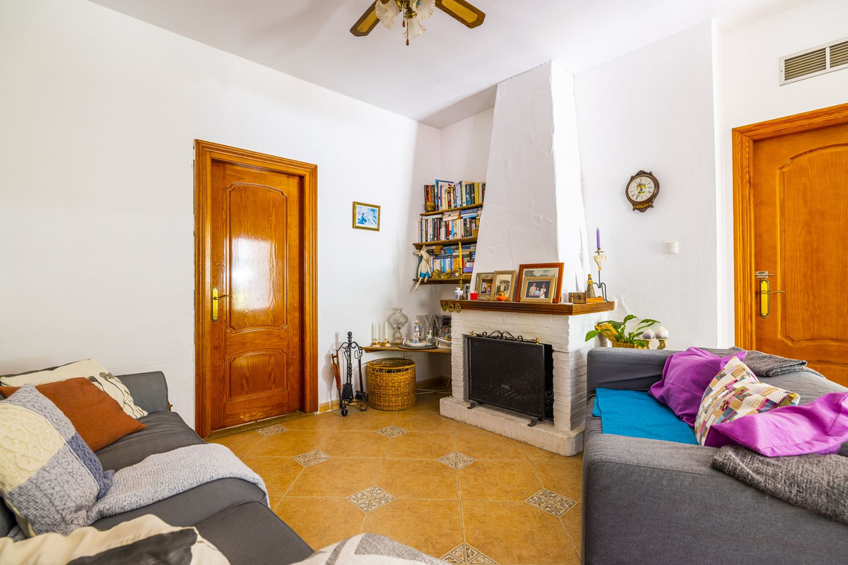 Huis te koop in Comares | 4 slaapkamers H4774069