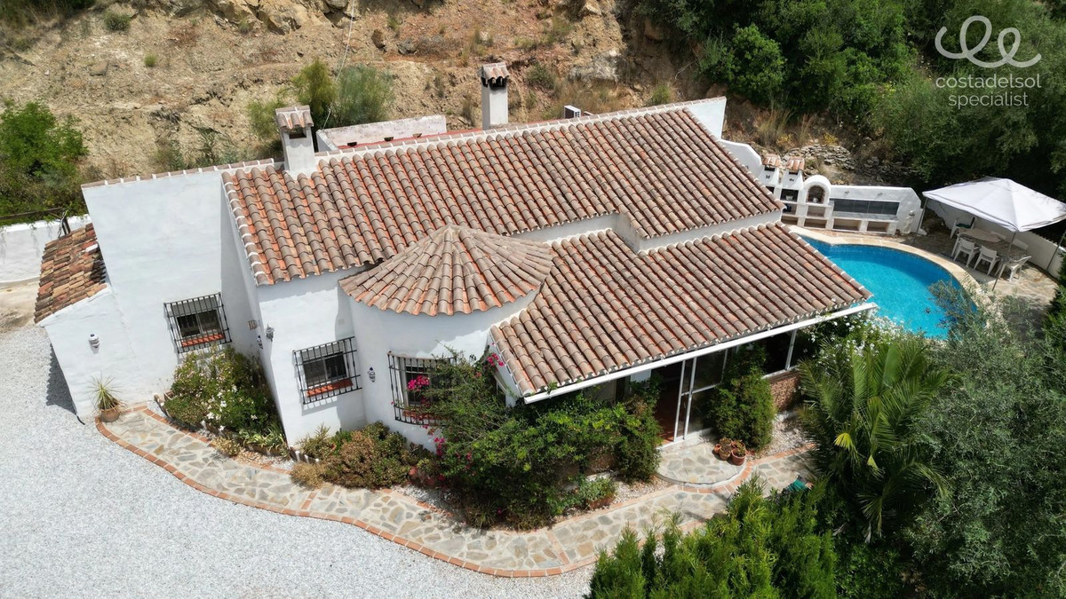 Finca - Cortijo te koop in Comares | 4 slaapkamers H5078227