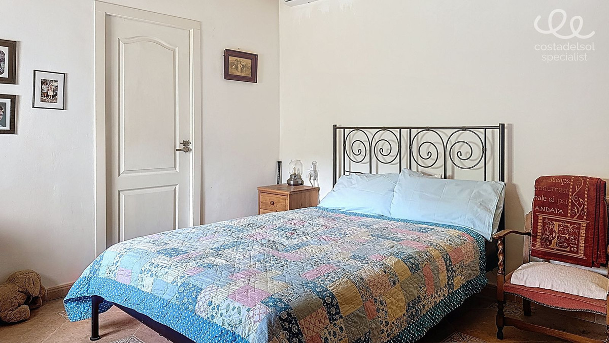 Finca - Cortijo te koop in Comares | 4 slaapkamers H5078227