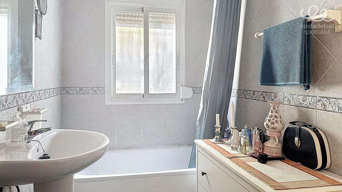 Finca - Cortijo te koop in Comares | 4 slaapkamers H5078227