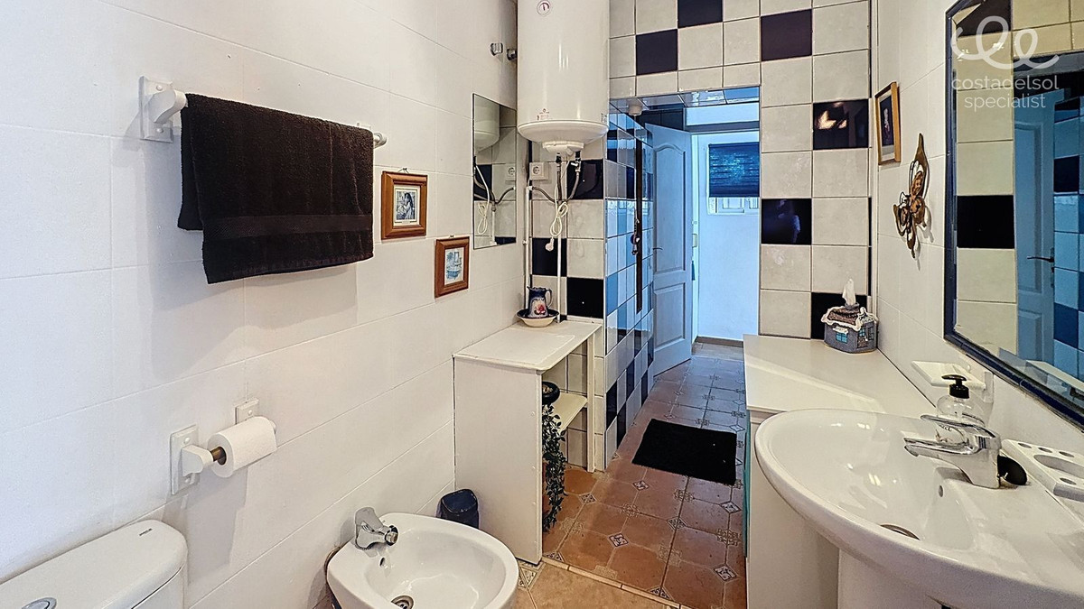 Finca - Cortijo te koop in Comares | 4 slaapkamers H5078227