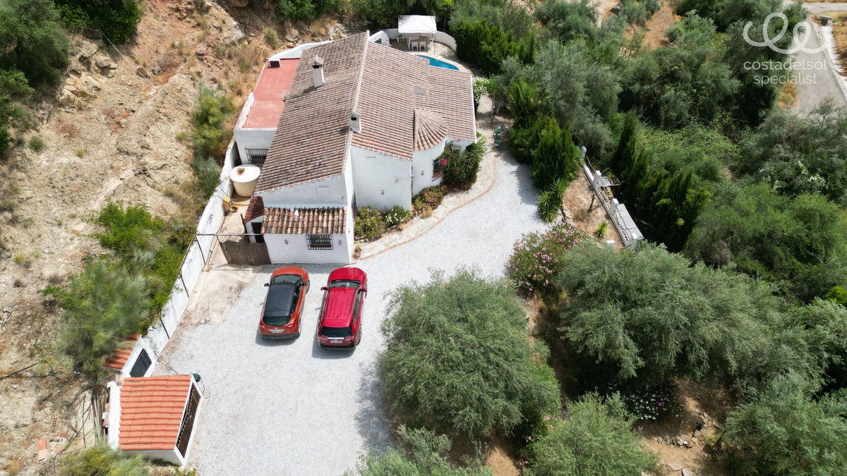 Finca - Cortijo te koop in Comares | 4 slaapkamers H5078227