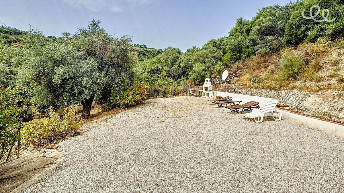 Finca - Cortijo te koop in Comares | 4 slaapkamers H5078227