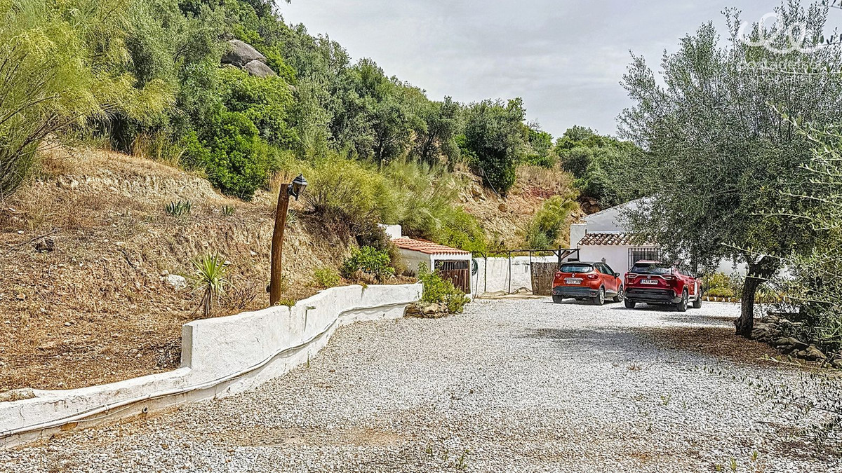 Finca - Cortijo te koop in Comares | 4 slaapkamers H5078227