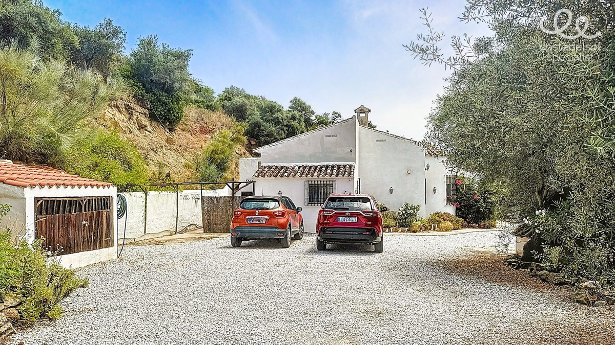 Finca - Cortijo te koop in Comares | 4 slaapkamers H5078227