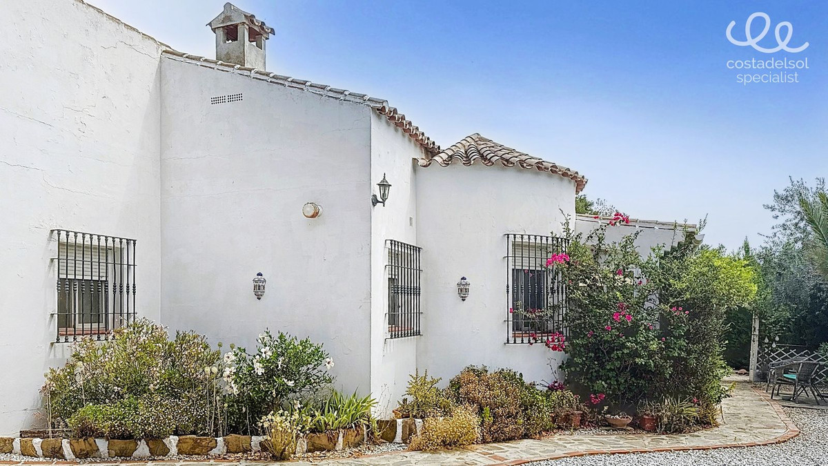 Finca - Cortijo te koop in Comares | 4 slaapkamers H5078227