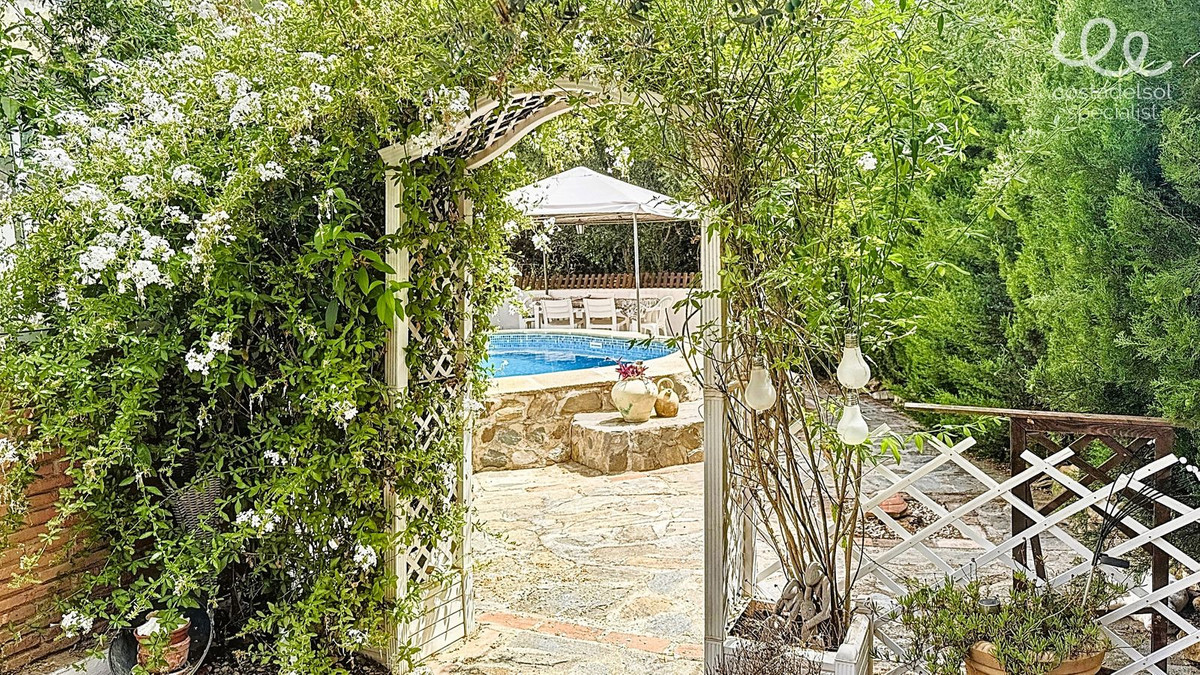 Finca - Cortijo te koop in Comares | 4 slaapkamers H5078227