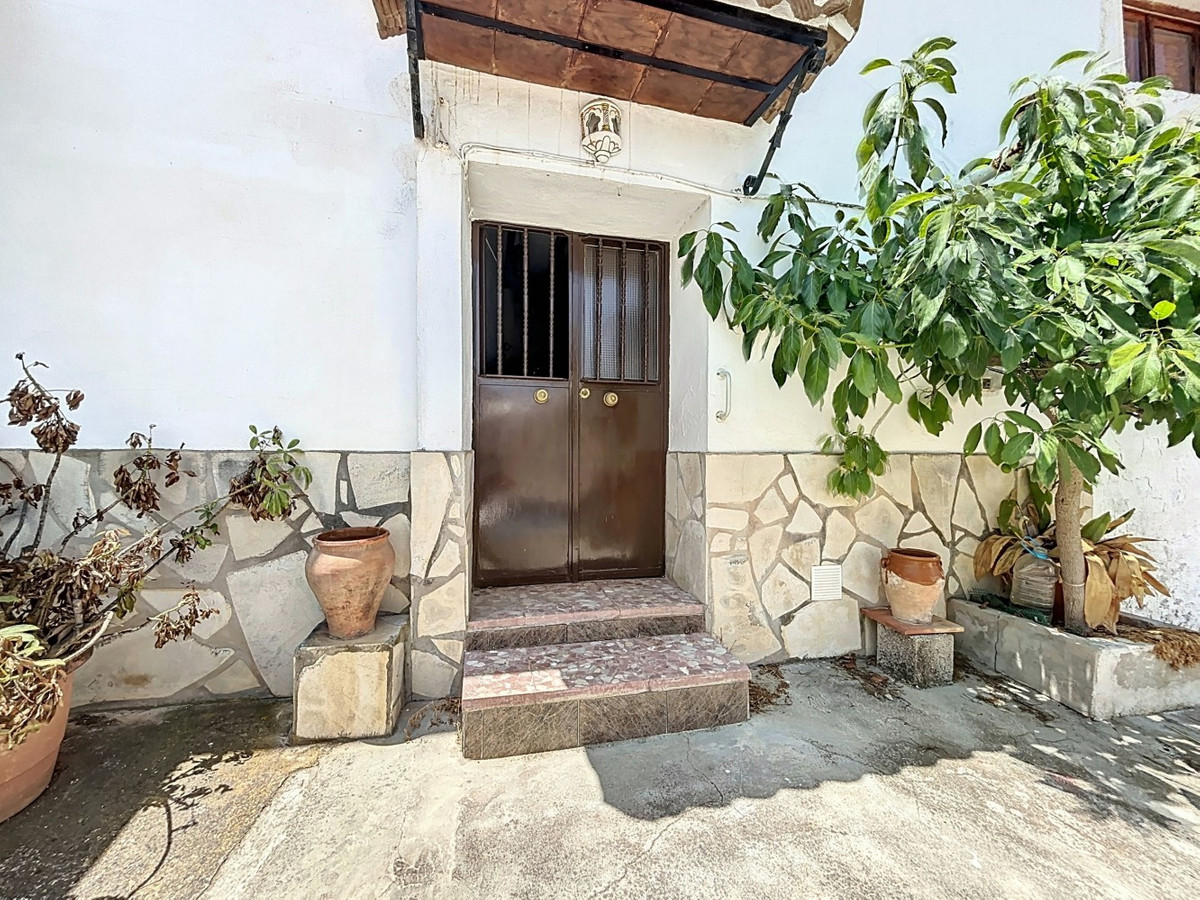 Huis te koop in Comares | 4 slaapkamers H5132677