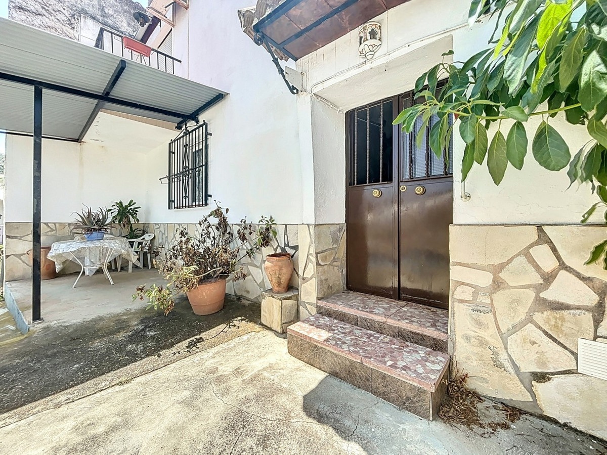 Huis te koop in Comares | 4 slaapkamers H5132677