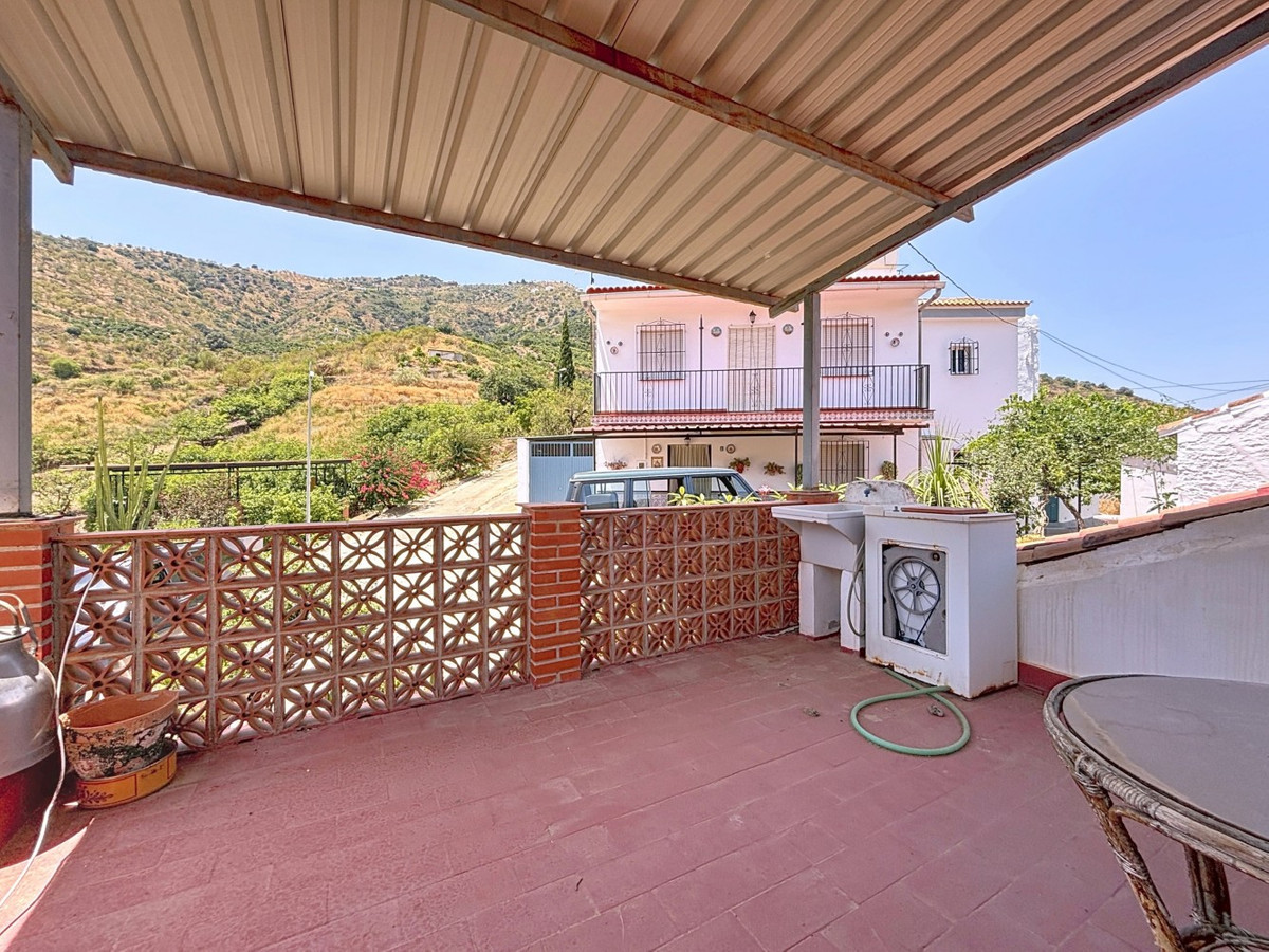 Huis te koop in Comares | 4 slaapkamers H5132677