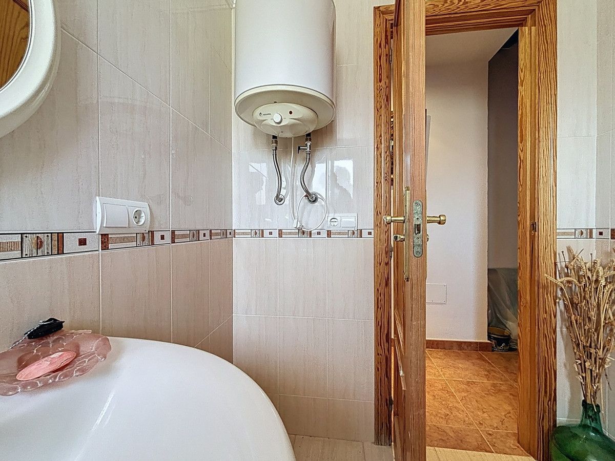 Huis te koop in Comares | 4 slaapkamers H5132677