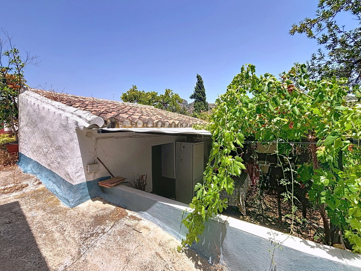 Huis te koop in Comares | 4 slaapkamers H5132677