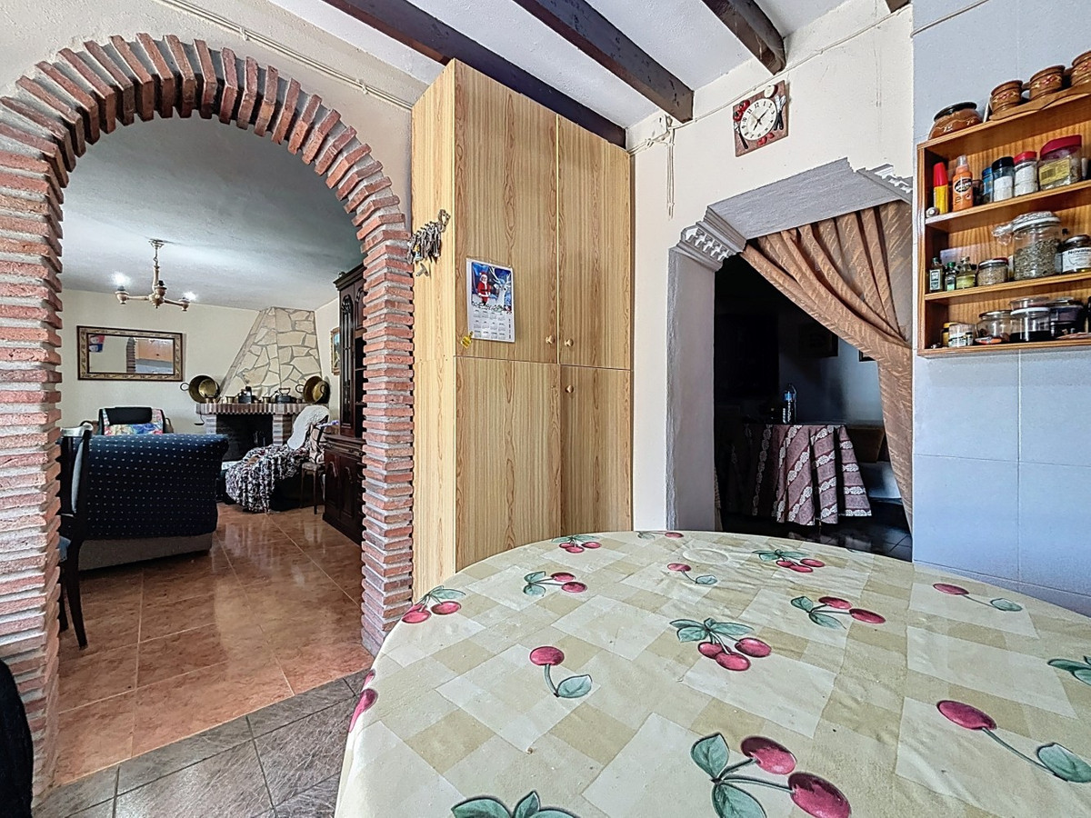 Huis te koop in Comares | 4 slaapkamers H5132677