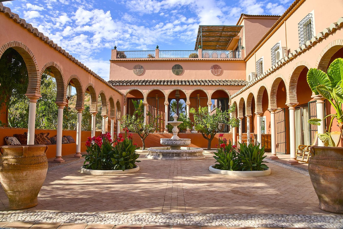 Finca - Cortijo te koop in Comares | 5 slaapkamers H5184568