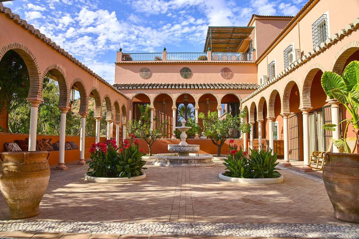 Finca - Cortijo te koop in Comares | 5 slaapkamers H5184568