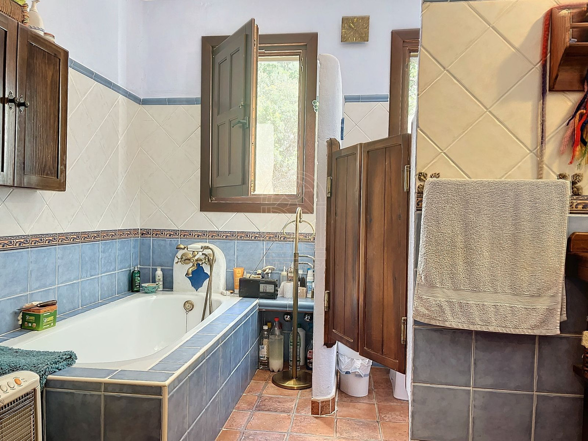 Finca - Cortijo te koop in Comares | 4 slaapkamers H5206006