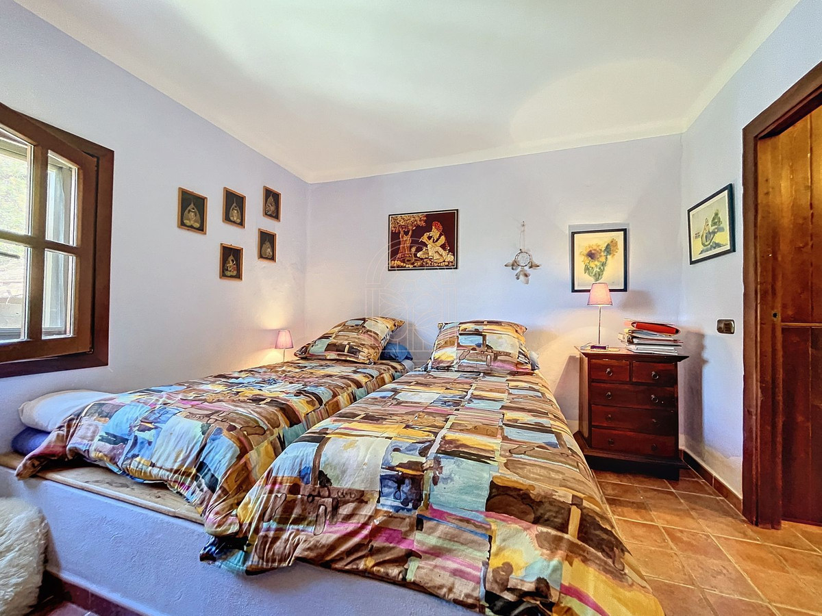 Finca - Cortijo te koop in Comares | 4 slaapkamers H5206006