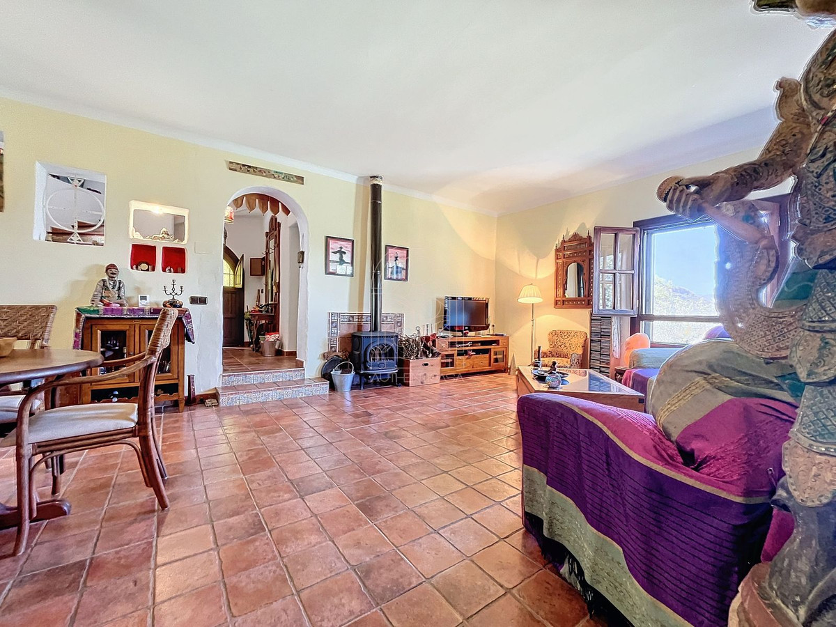 Finca - Cortijo te koop in Comares | 4 slaapkamers H5206006