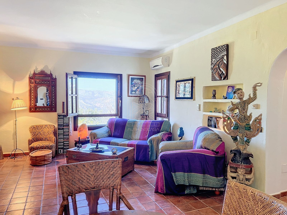 Finca - Cortijo te koop in Comares | 4 slaapkamers H5206006